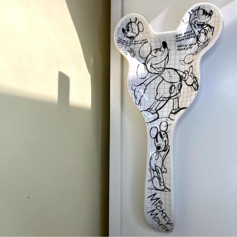 Disney Mickey Mouse Sketchbook Sketch Book Ceramic Kitchen Spoon Rest Dish- NWT